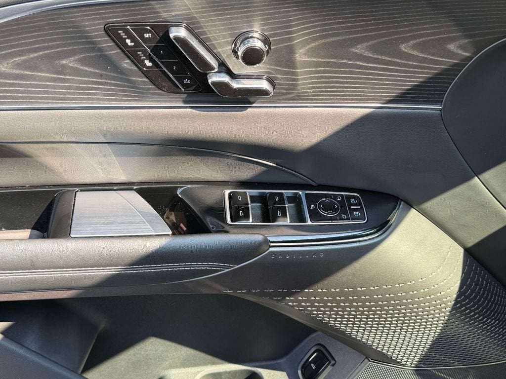 2024 Cadillac LYRIQ Sport 1