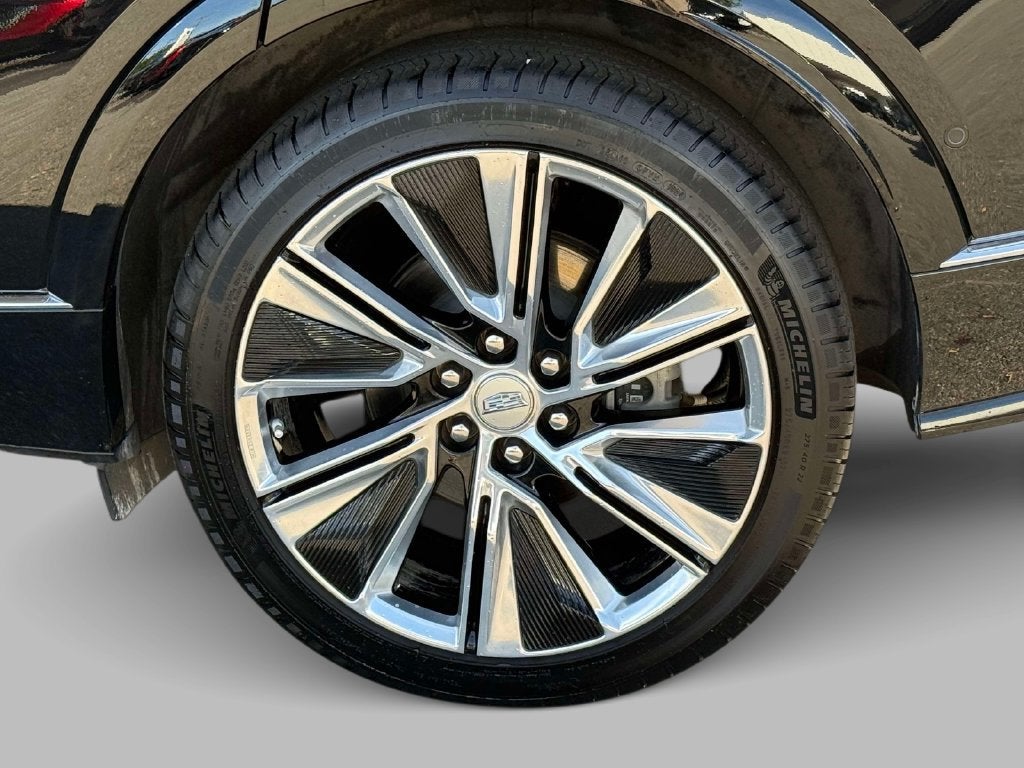 2025 Cadillac LYRIQ Luxury 3