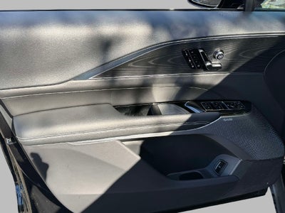2025 Cadillac LYRIQ Luxury 3