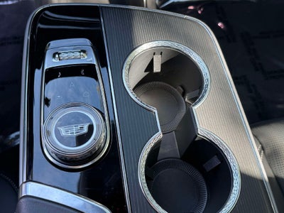 2025 Cadillac LYRIQ Luxury 3
