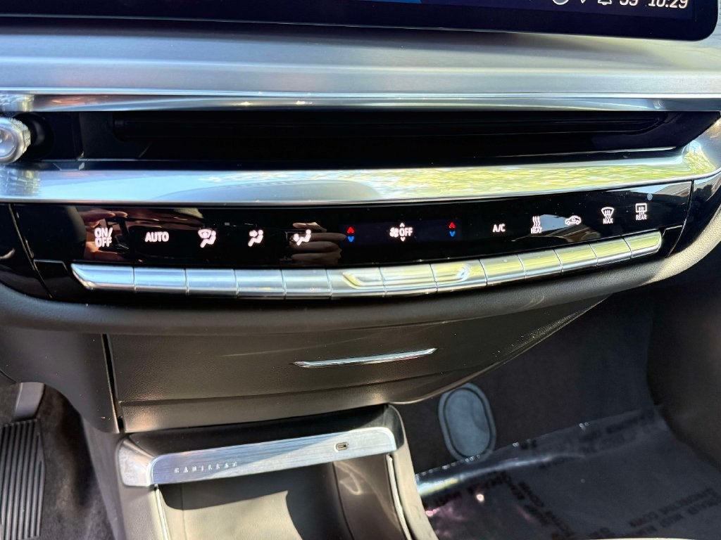 2025 Cadillac LYRIQ Luxury 3