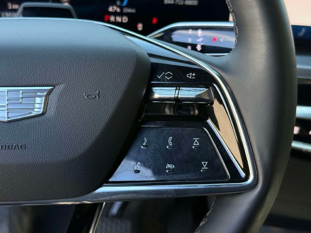 2025 Cadillac LYRIQ Luxury 3
