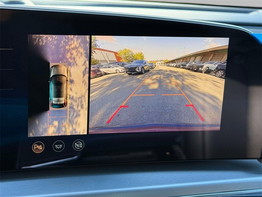 2024 Cadillac LYRIQ Sport 2