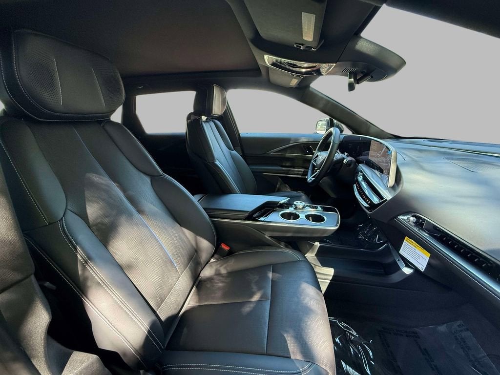 2024 Cadillac LYRIQ Sport 2