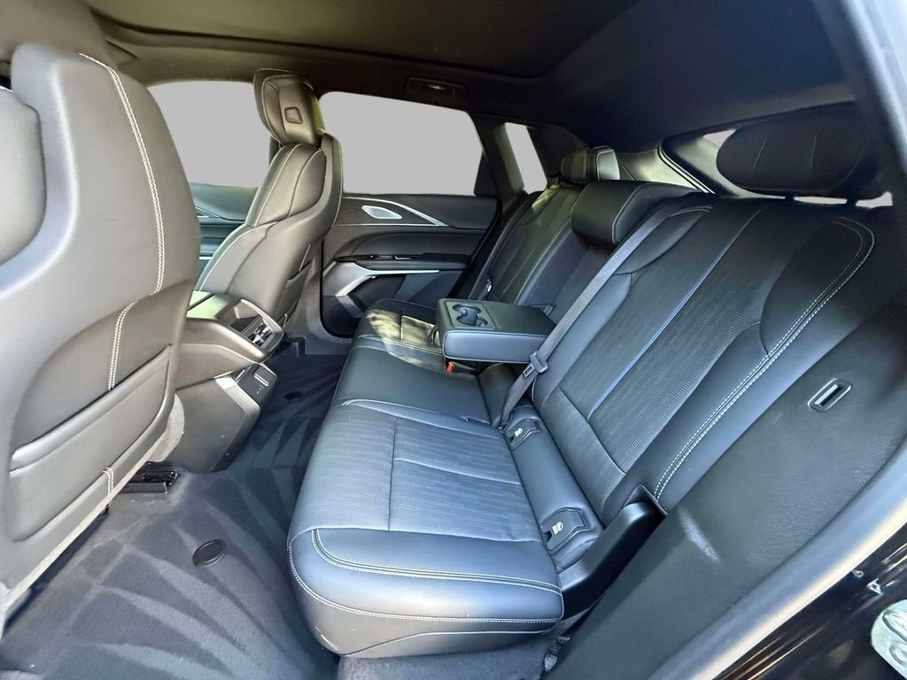 2024 Cadillac LYRIQ Sport 2