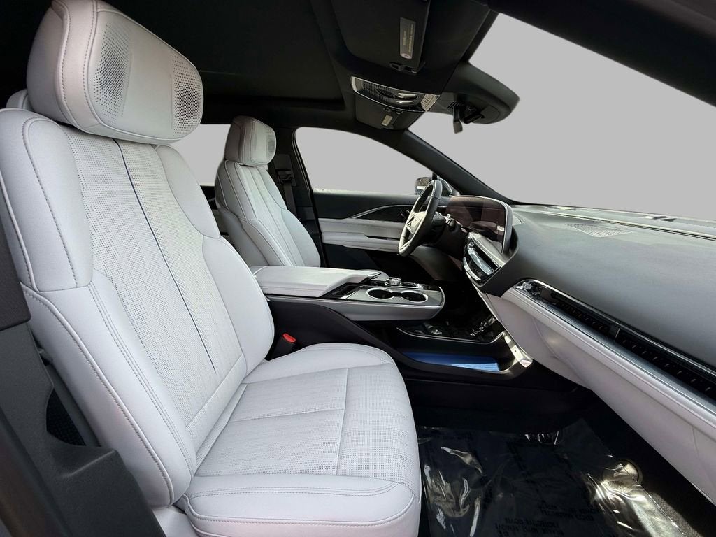 2024 Cadillac LYRIQ Sport 2