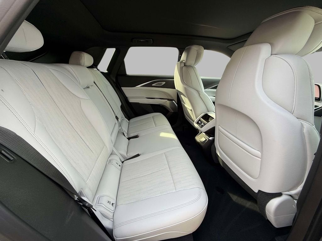 2024 Cadillac LYRIQ Sport 2