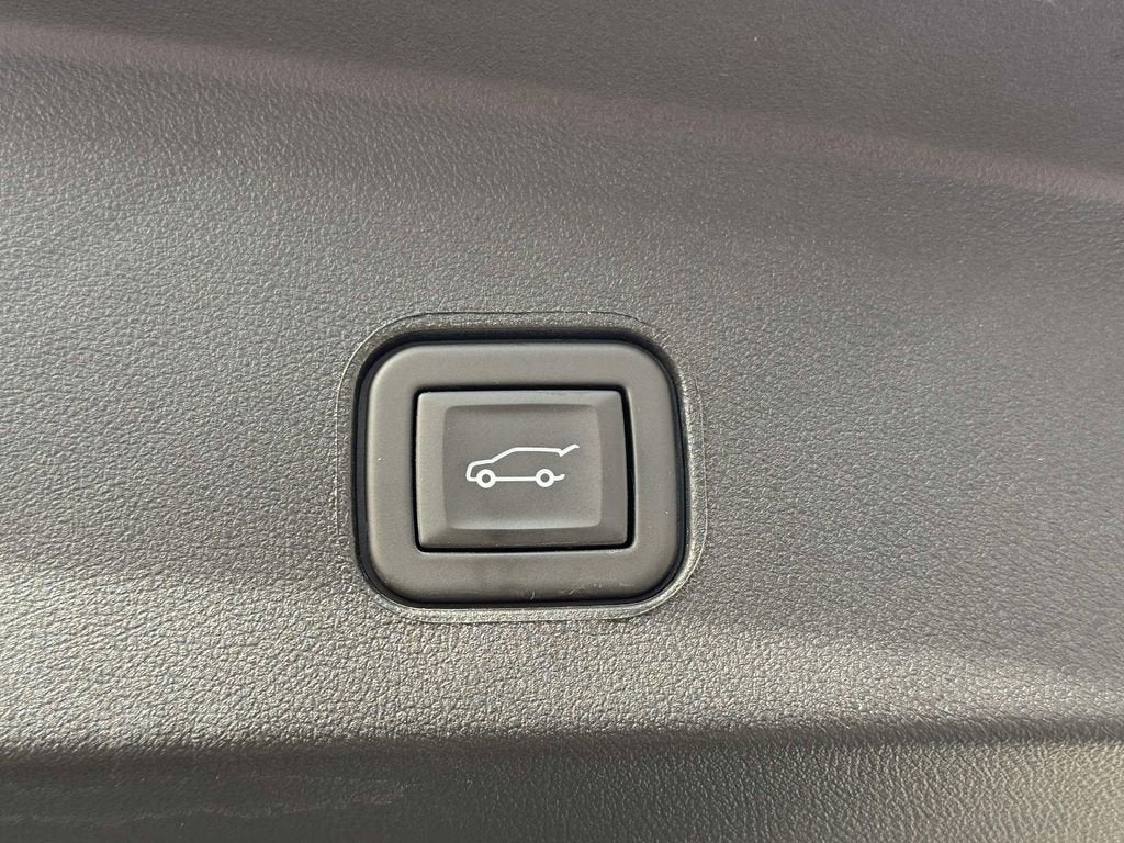 2024 Cadillac LYRIQ Sport 2