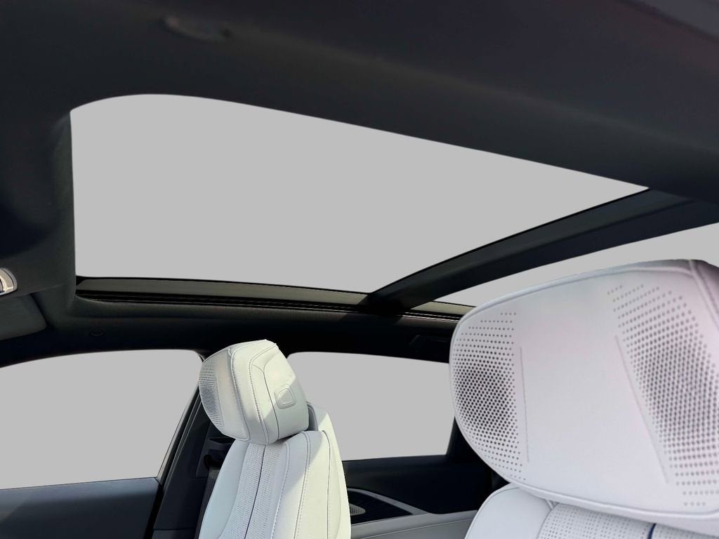 2024 Cadillac LYRIQ Sport 2