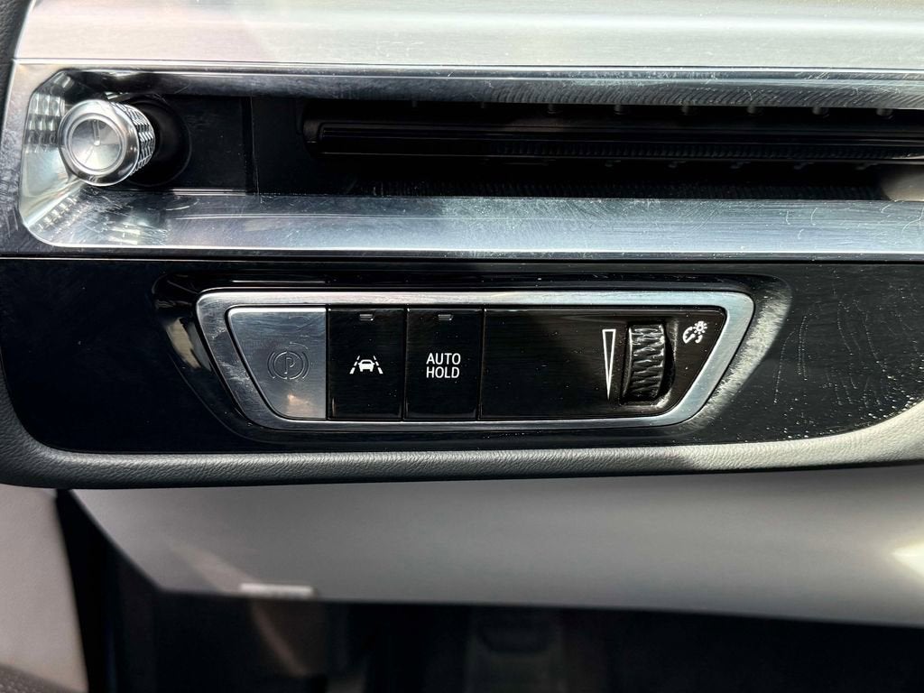 2024 Cadillac LYRIQ Sport 2