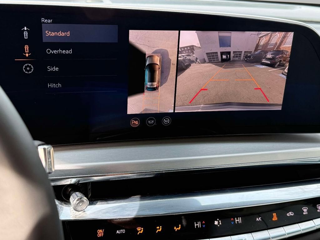 2024 Cadillac LYRIQ Sport 2