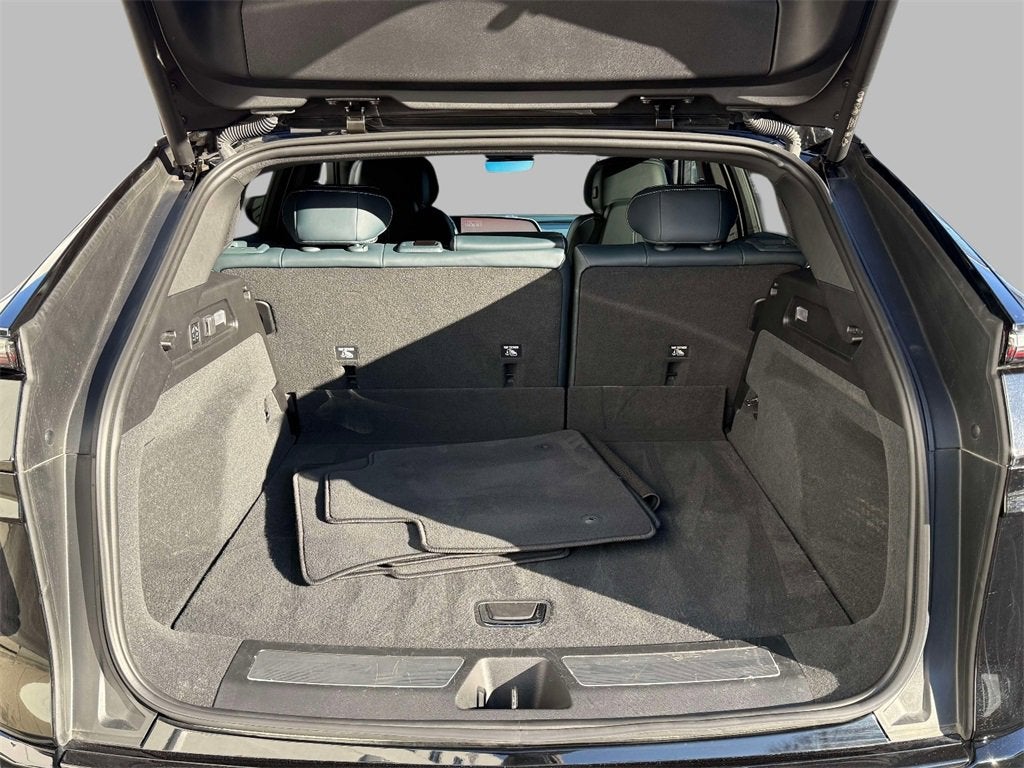 2024 Cadillac LYRIQ Sport 3