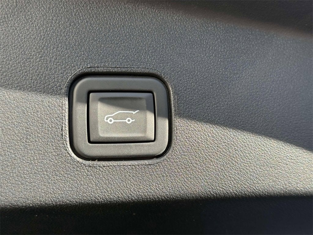 2024 Cadillac LYRIQ Sport 3