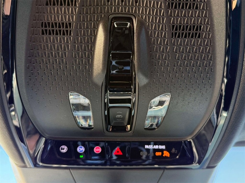 2024 Cadillac LYRIQ Sport 3