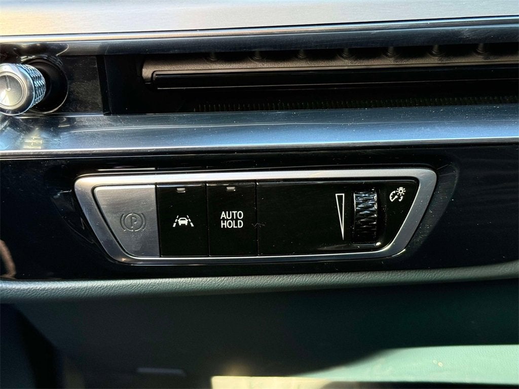 2024 Cadillac LYRIQ Sport 3