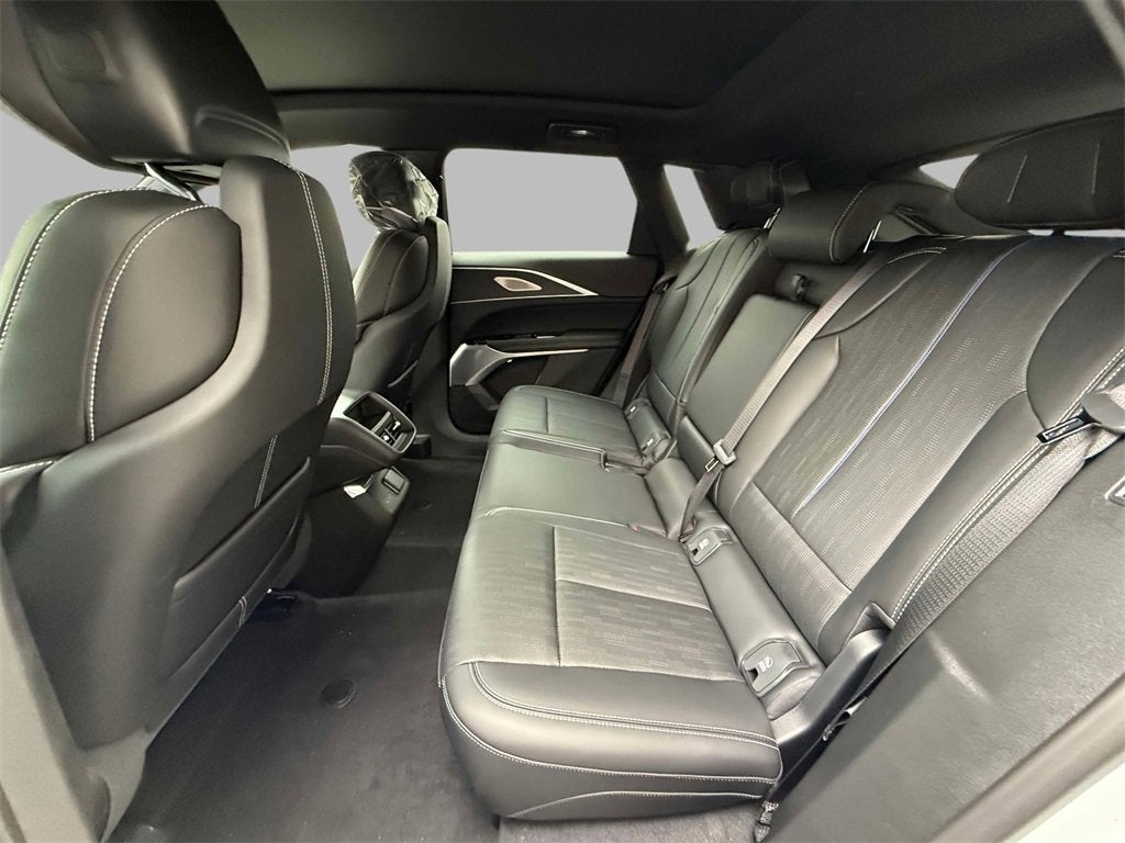 2025 Cadillac LYRIQ Sport 2