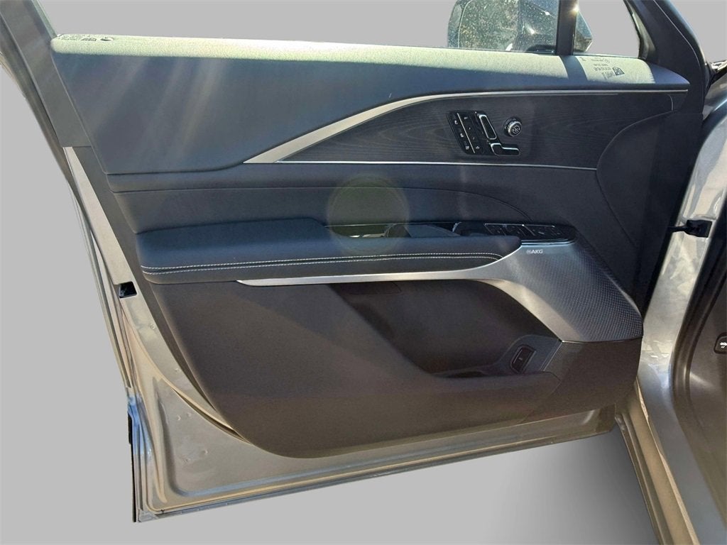 2025 Cadillac LYRIQ Sport 2