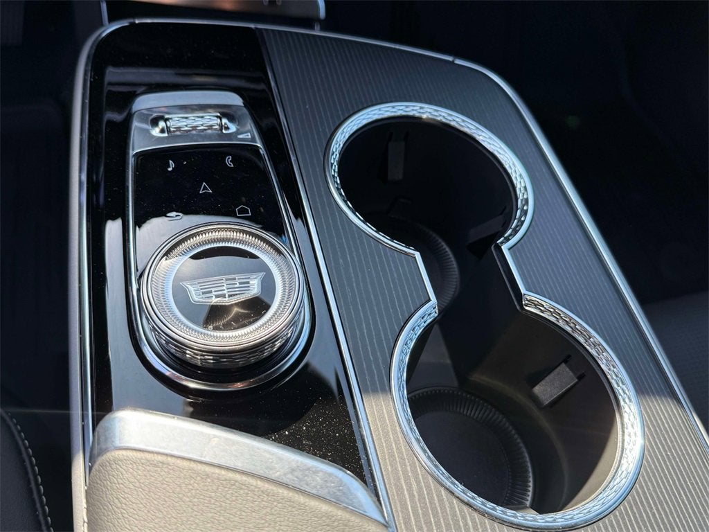 2025 Cadillac LYRIQ Sport 2