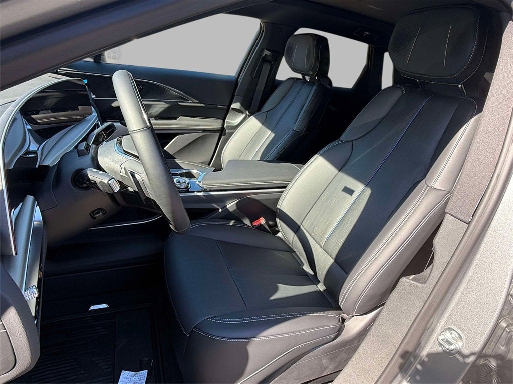 2025 Cadillac LYRIQ Sport 2