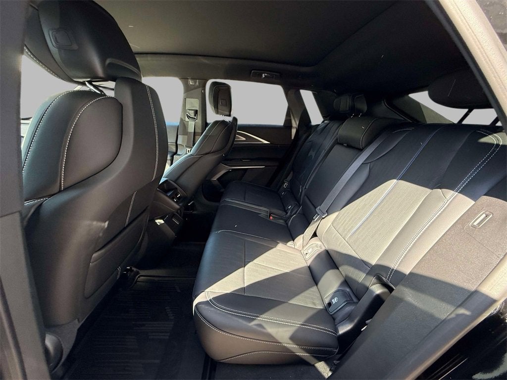 2025 Cadillac LYRIQ Sport 2