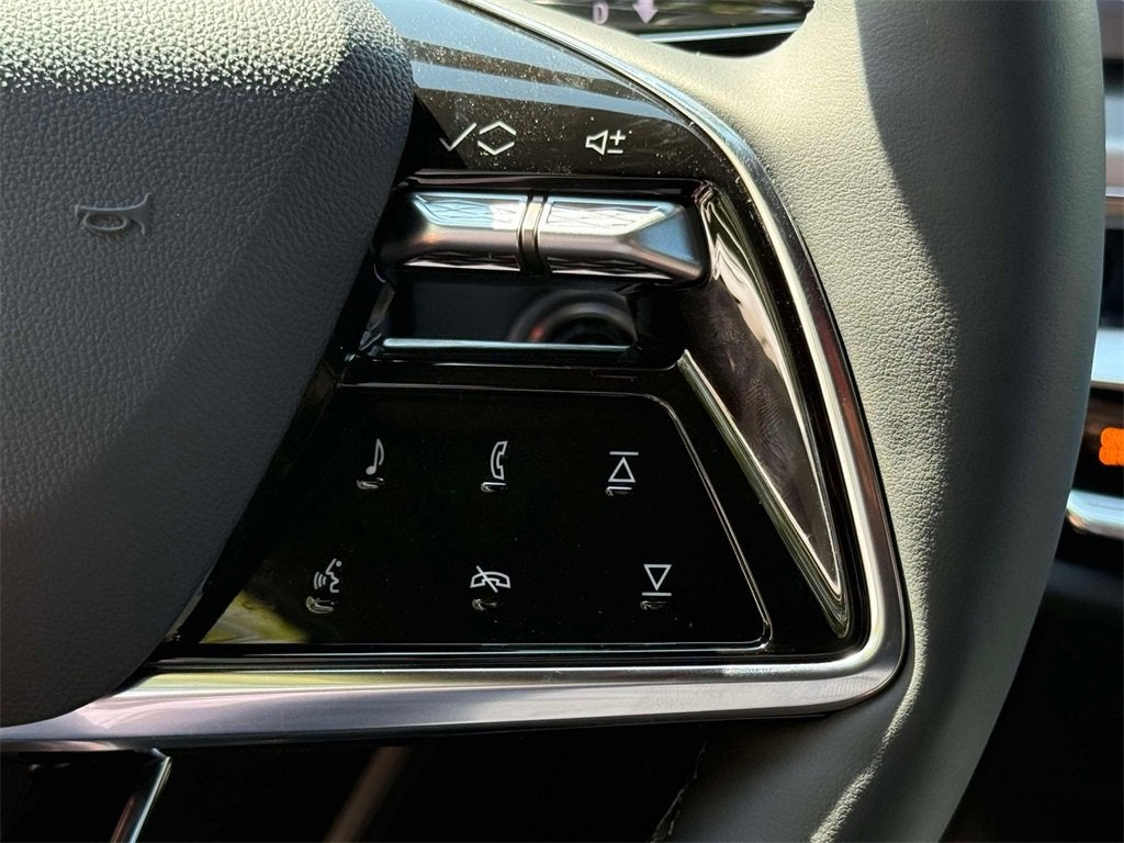 2025 Cadillac LYRIQ Sport 2