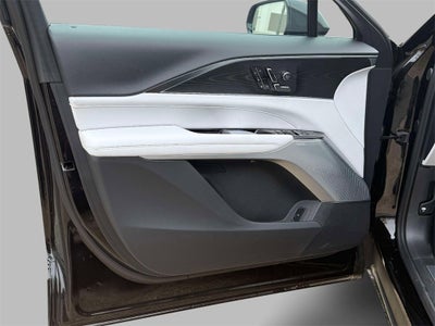 2025 Cadillac LYRIQ Sport 2