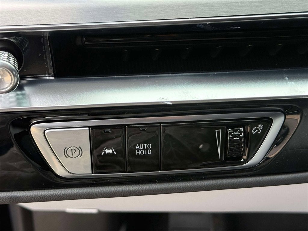 2025 Cadillac LYRIQ Sport 2