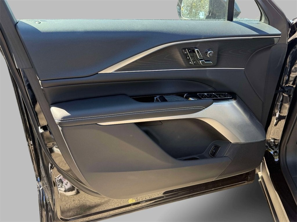 2025 Cadillac LYRIQ Sport 2