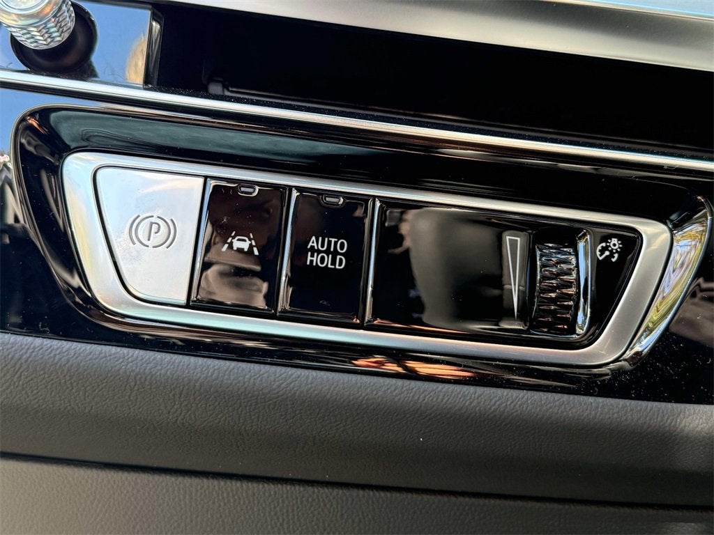 2025 Cadillac LYRIQ Sport 2