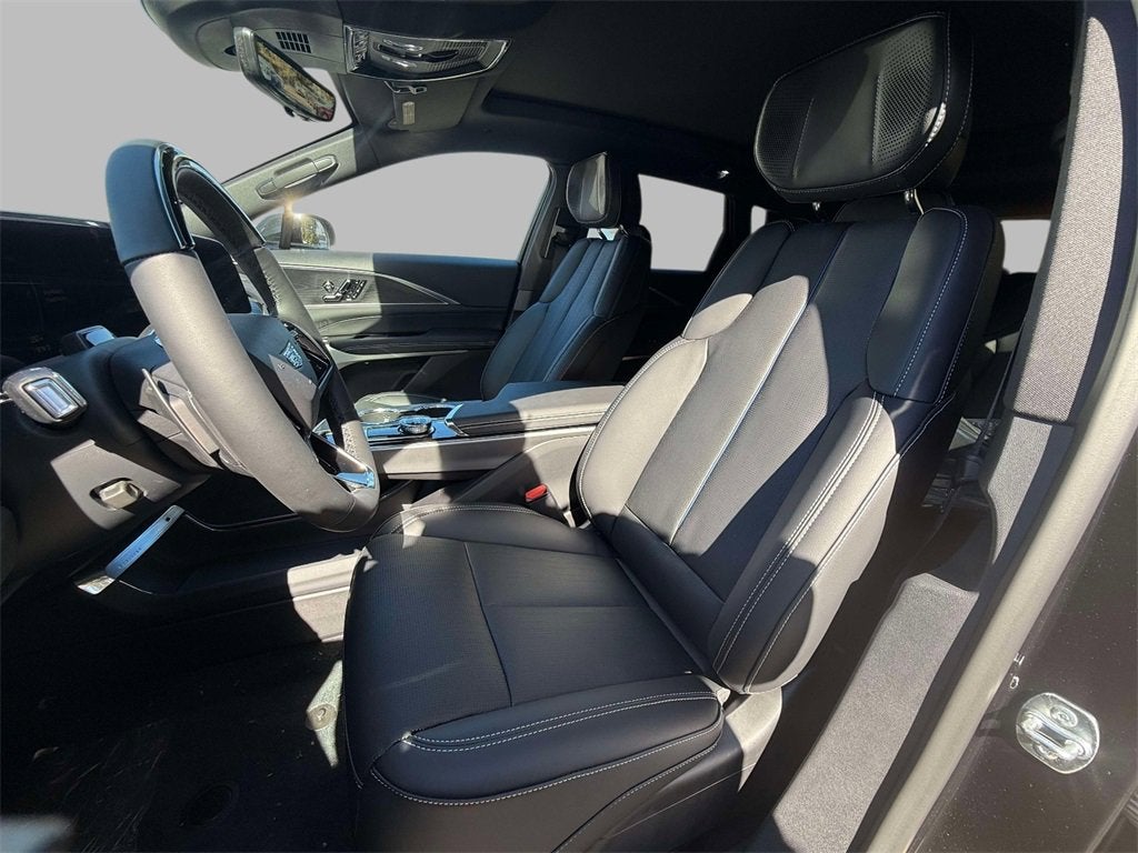 2025 Cadillac LYRIQ Sport 2