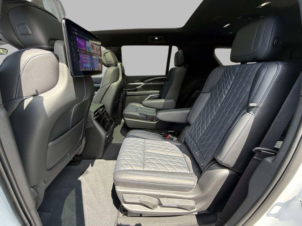 2026 Cadillac ESCALADE IQL Sport