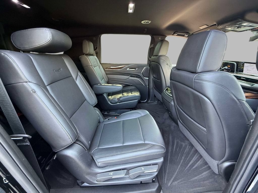 2023 Cadillac Escalade ESV Luxury