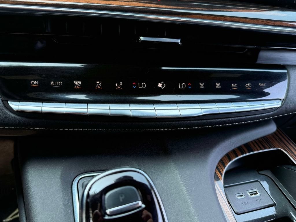 2023 Cadillac Escalade ESV Luxury