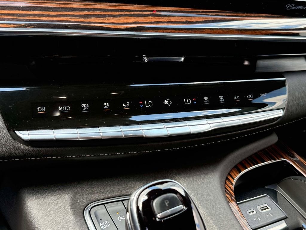 2024 Cadillac Escalade ESV Luxury