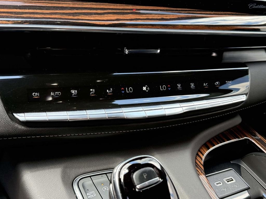 2024 Cadillac Escalade ESV Luxury