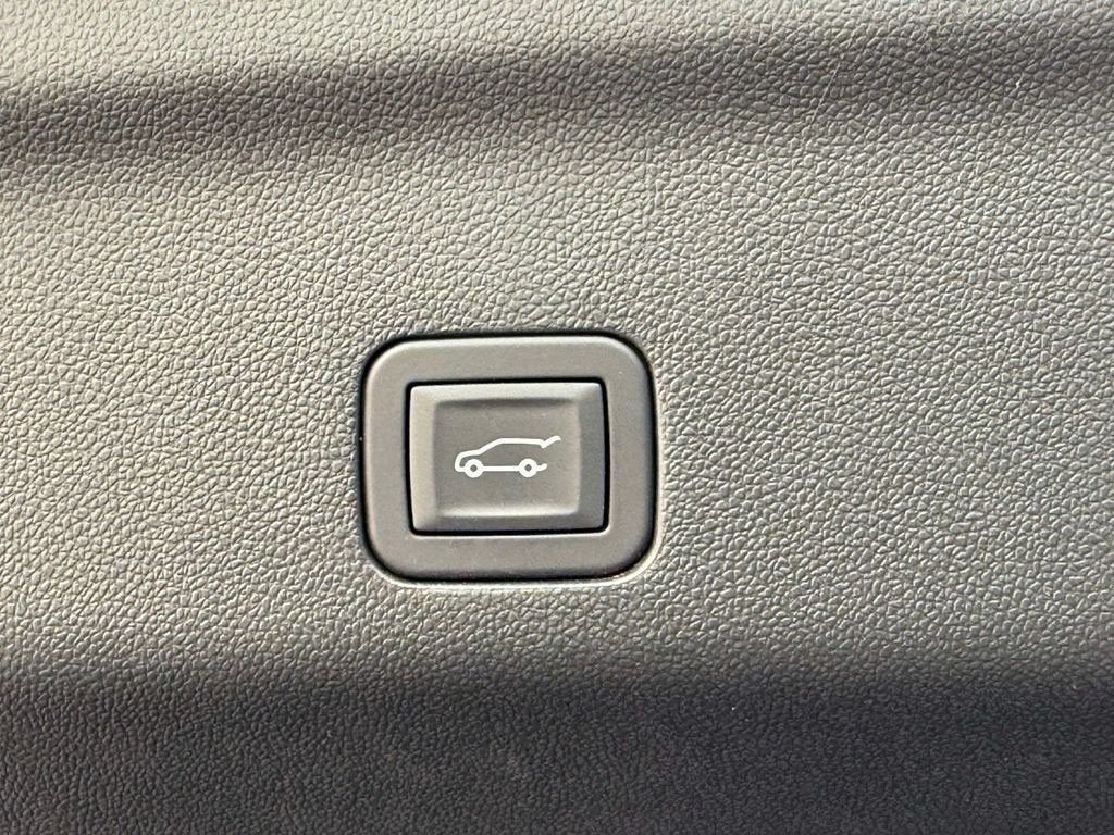 2025 Cadillac Escalade ESV Premium Luxury Platinum