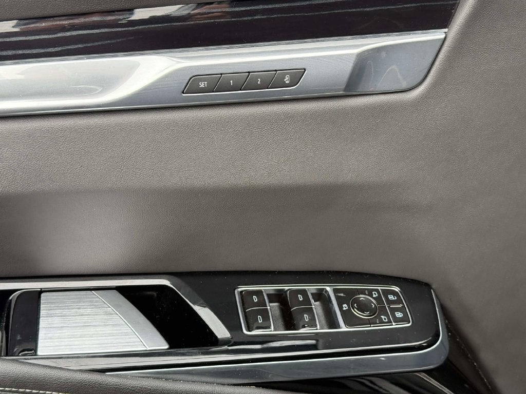 2025 Cadillac Escalade ESV Sport