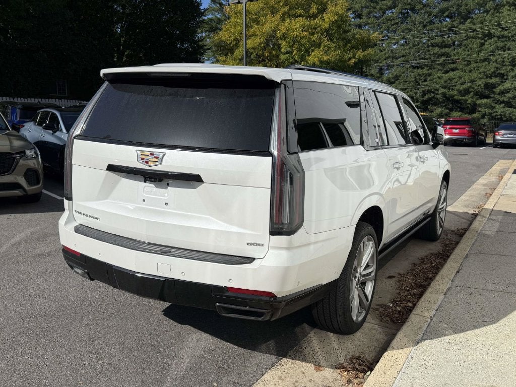 2025 Cadillac Escalade ESV Sport