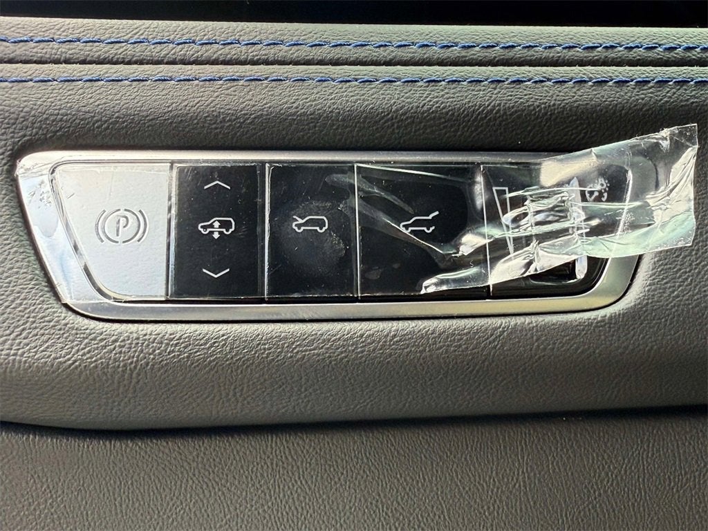 2025 Cadillac ESCALADE IQ Luxury 1