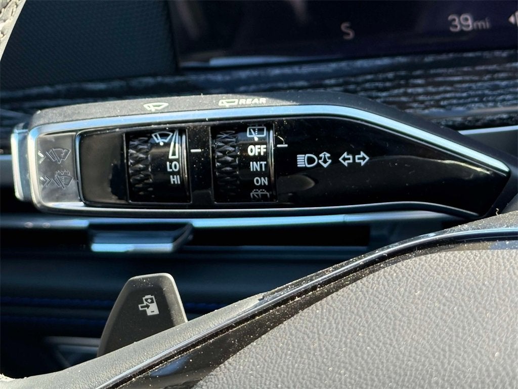 2025 Cadillac ESCALADE IQ Luxury 1