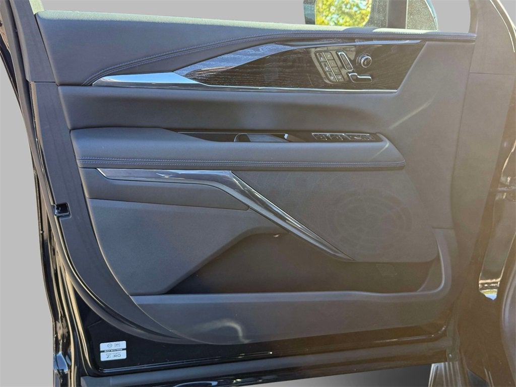 2025 Cadillac ESCALADE IQ Luxury 1