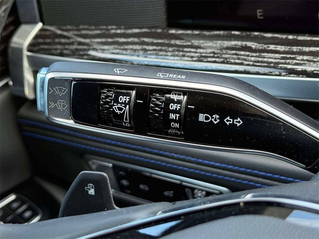 2025 Cadillac ESCALADE IQ Luxury 1