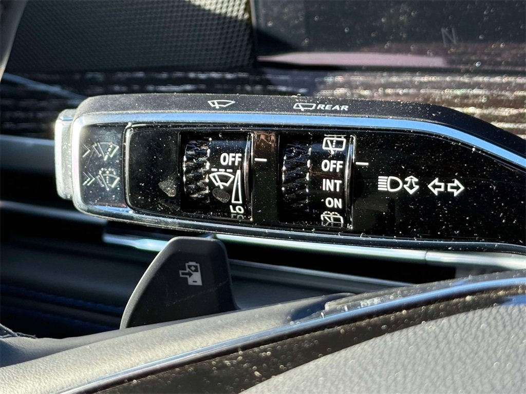 2025 Cadillac ESCALADE IQ Luxury 1