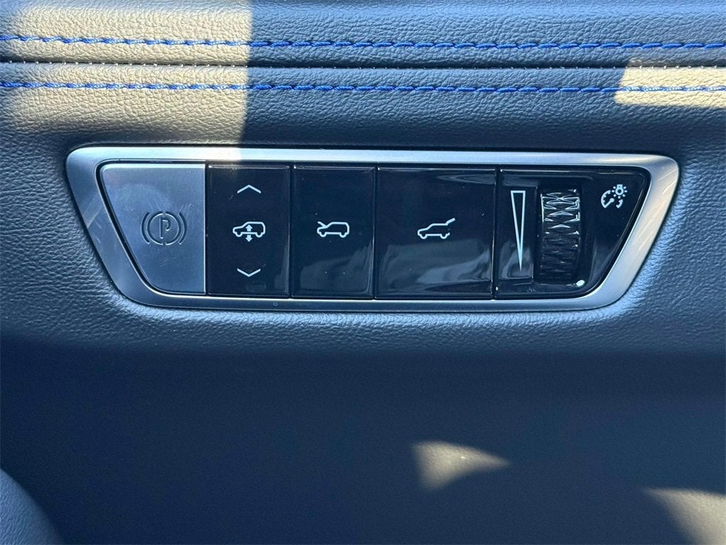 2025 Cadillac ESCALADE IQ Luxury 1