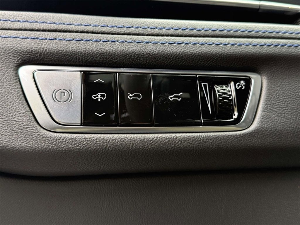 2025 Cadillac ESCALADE IQ Luxury 1