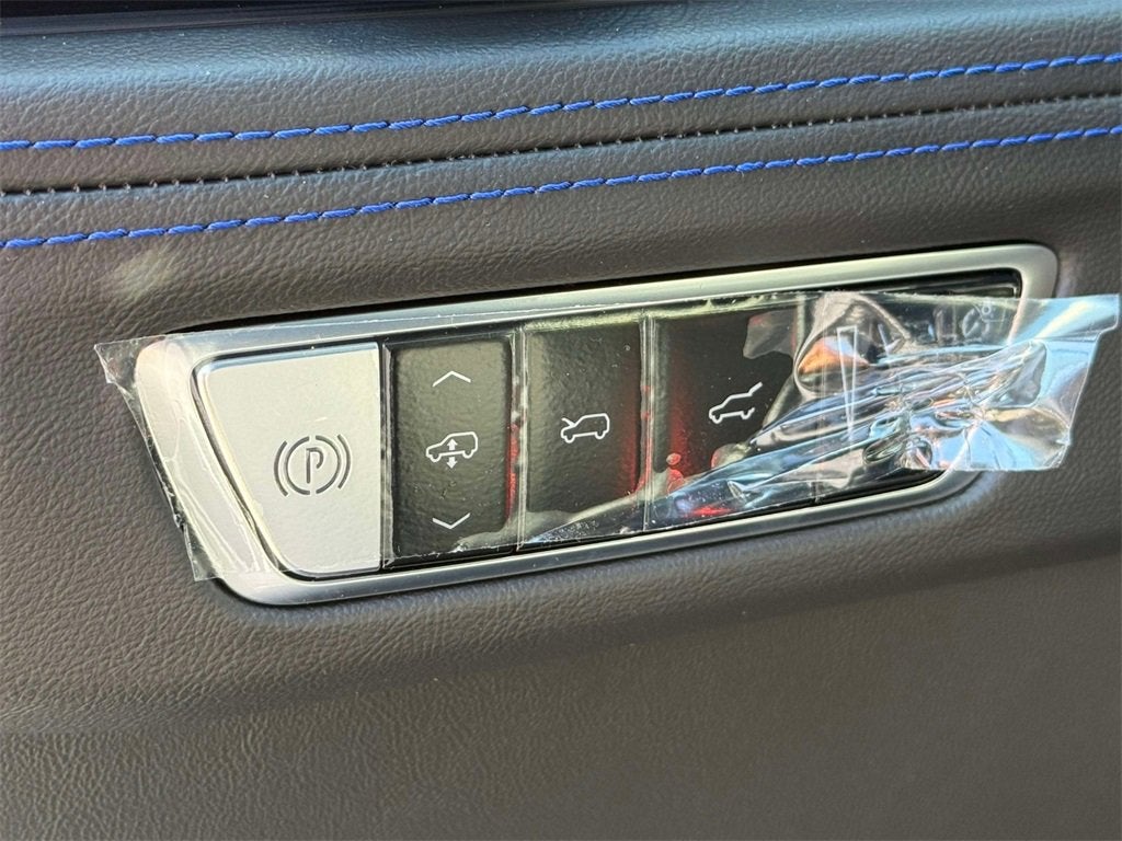 2025 Cadillac ESCALADE IQ Luxury 1