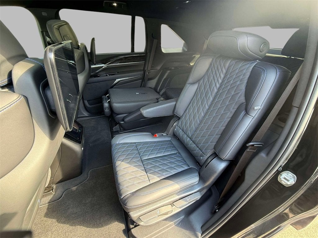 2025 Cadillac ESCALADE IQ Luxury 1