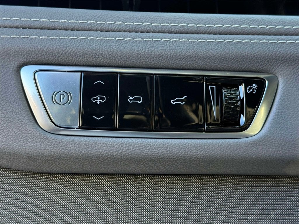 2025 Cadillac ESCALADE IQ Luxury 1