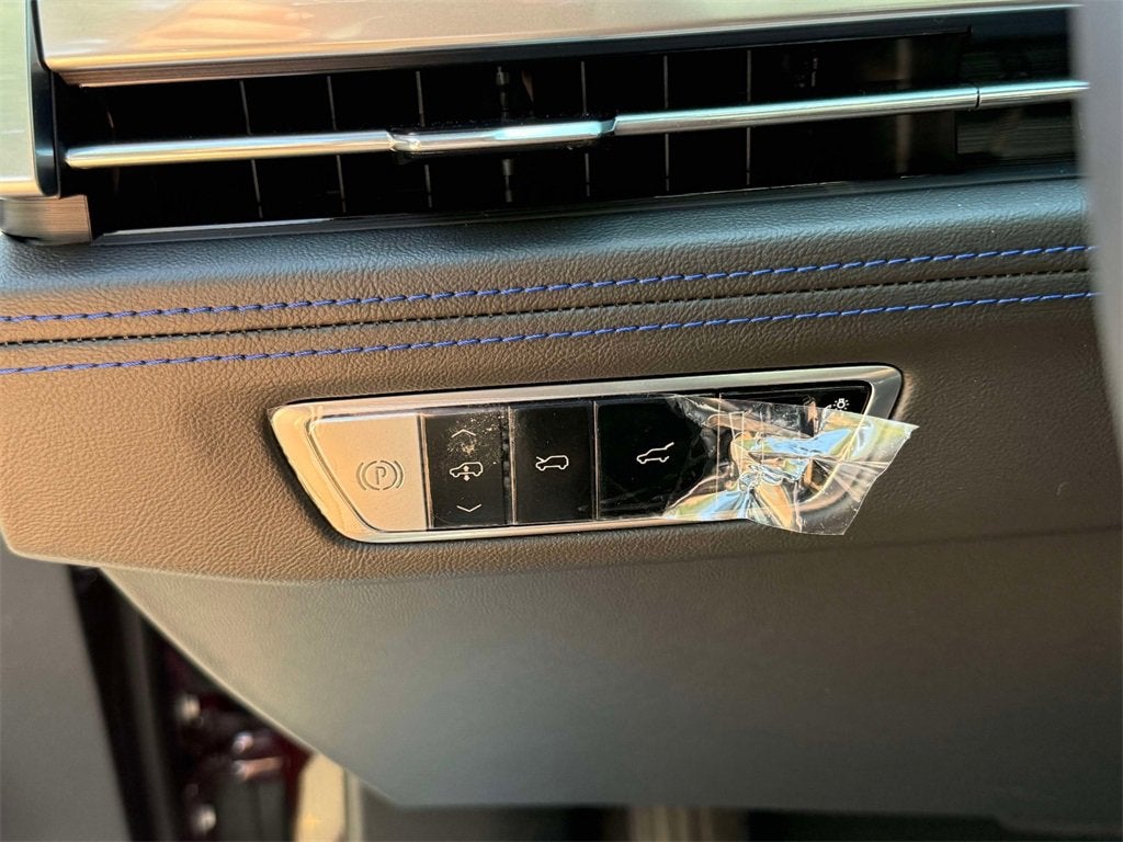 2025 Cadillac ESCALADE IQ Luxury 1