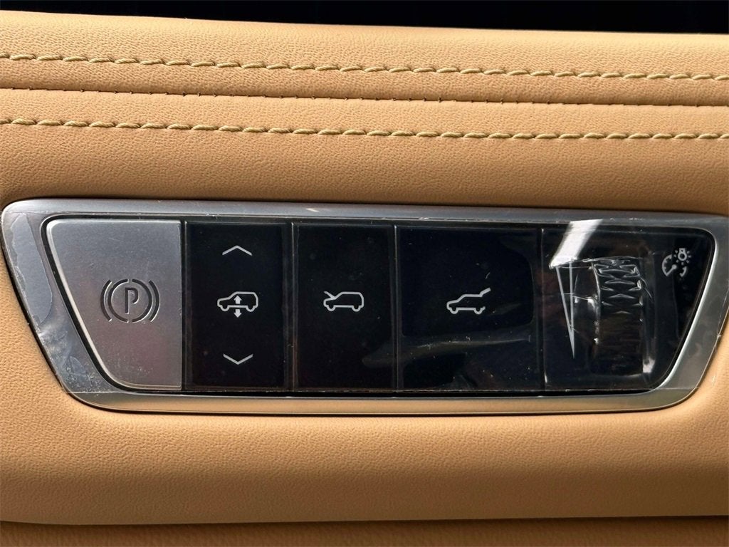 2025 Cadillac ESCALADE IQ Luxury 2